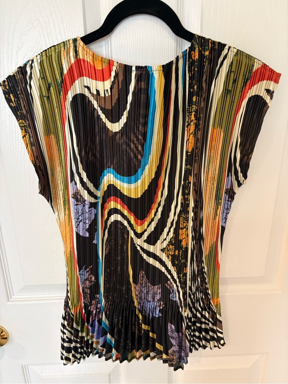 Milano Black Multicolor Pleated V-Neck Blouse - Picture 5 of 5